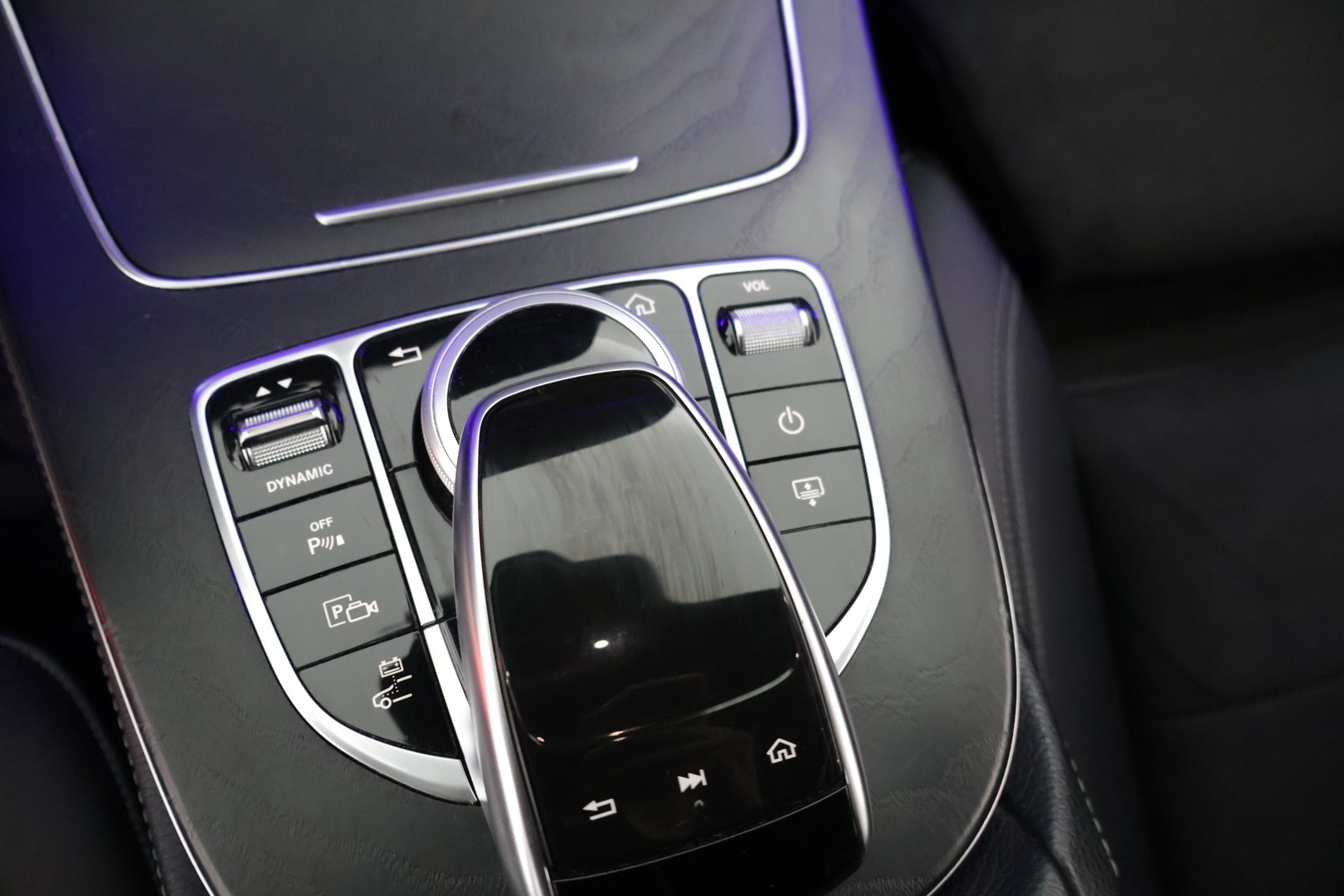 MERCEDES-BENZ E 2018