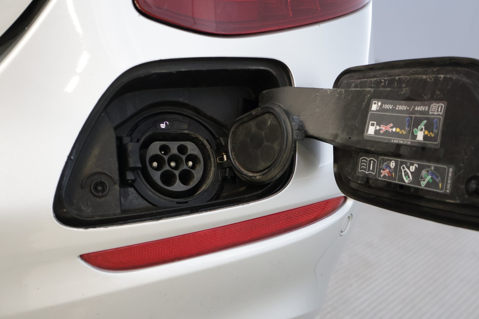 MERCEDES-BENZ E 2018