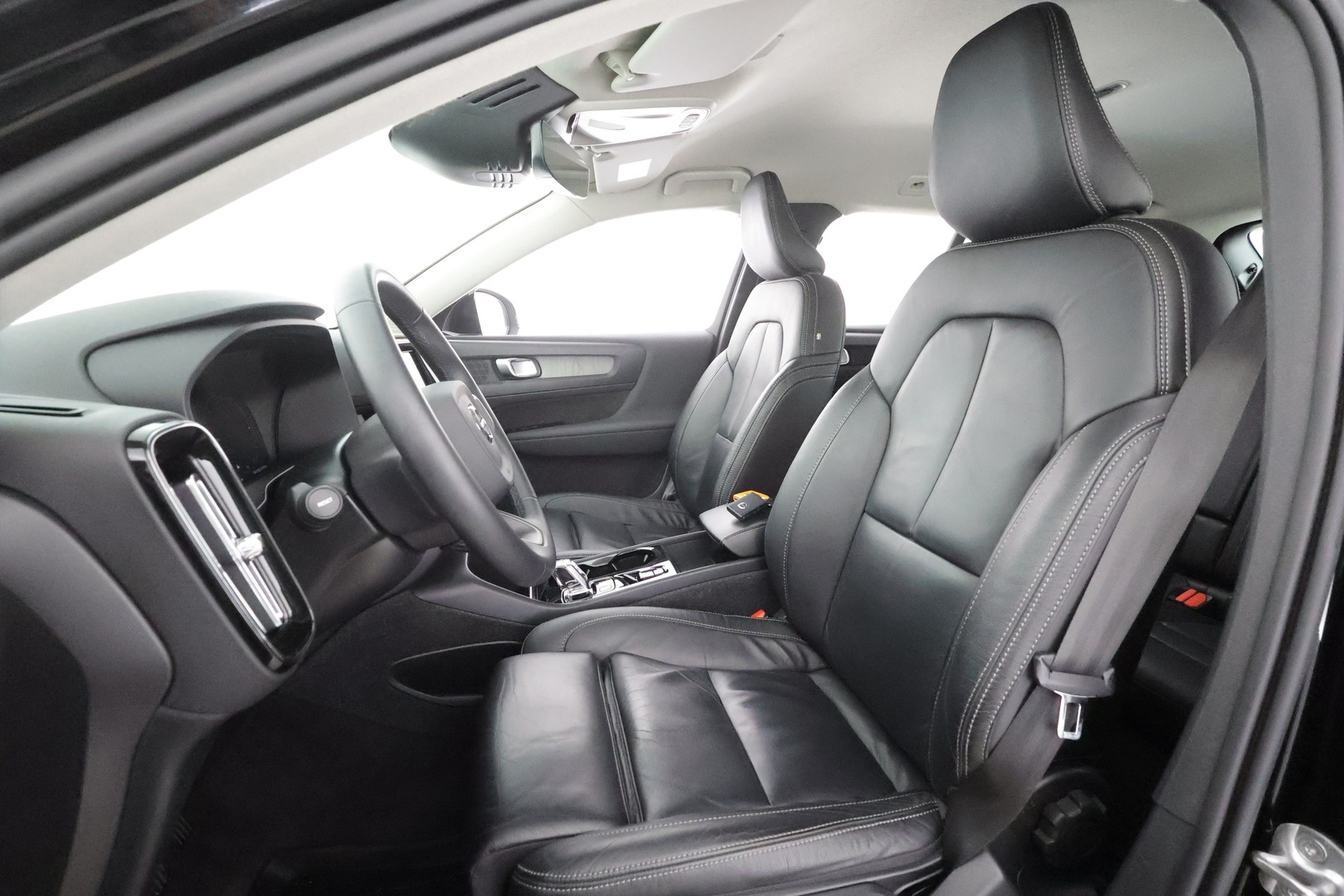 VOLVO XC40 2022