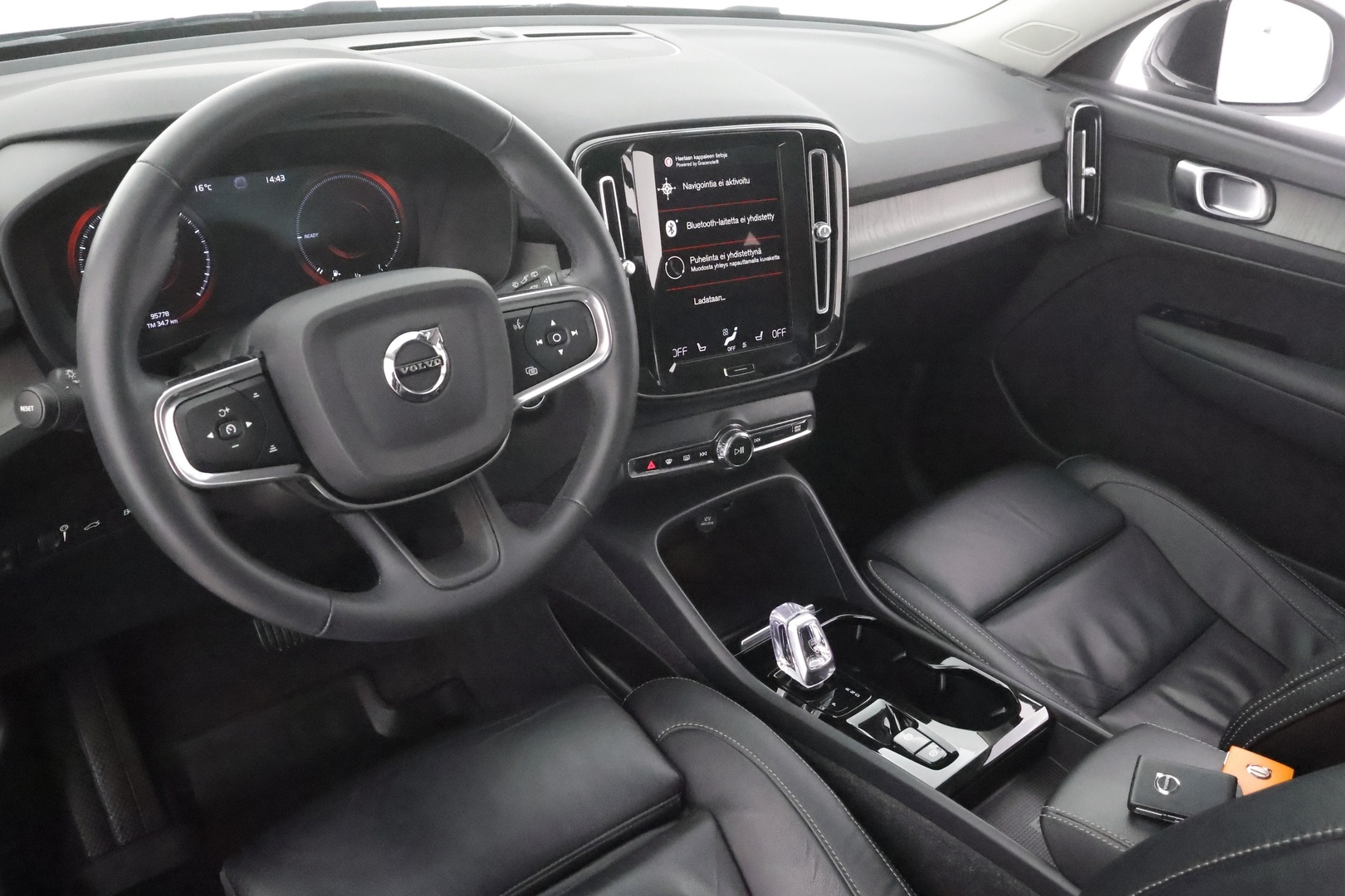 VOLVO XC40 2022