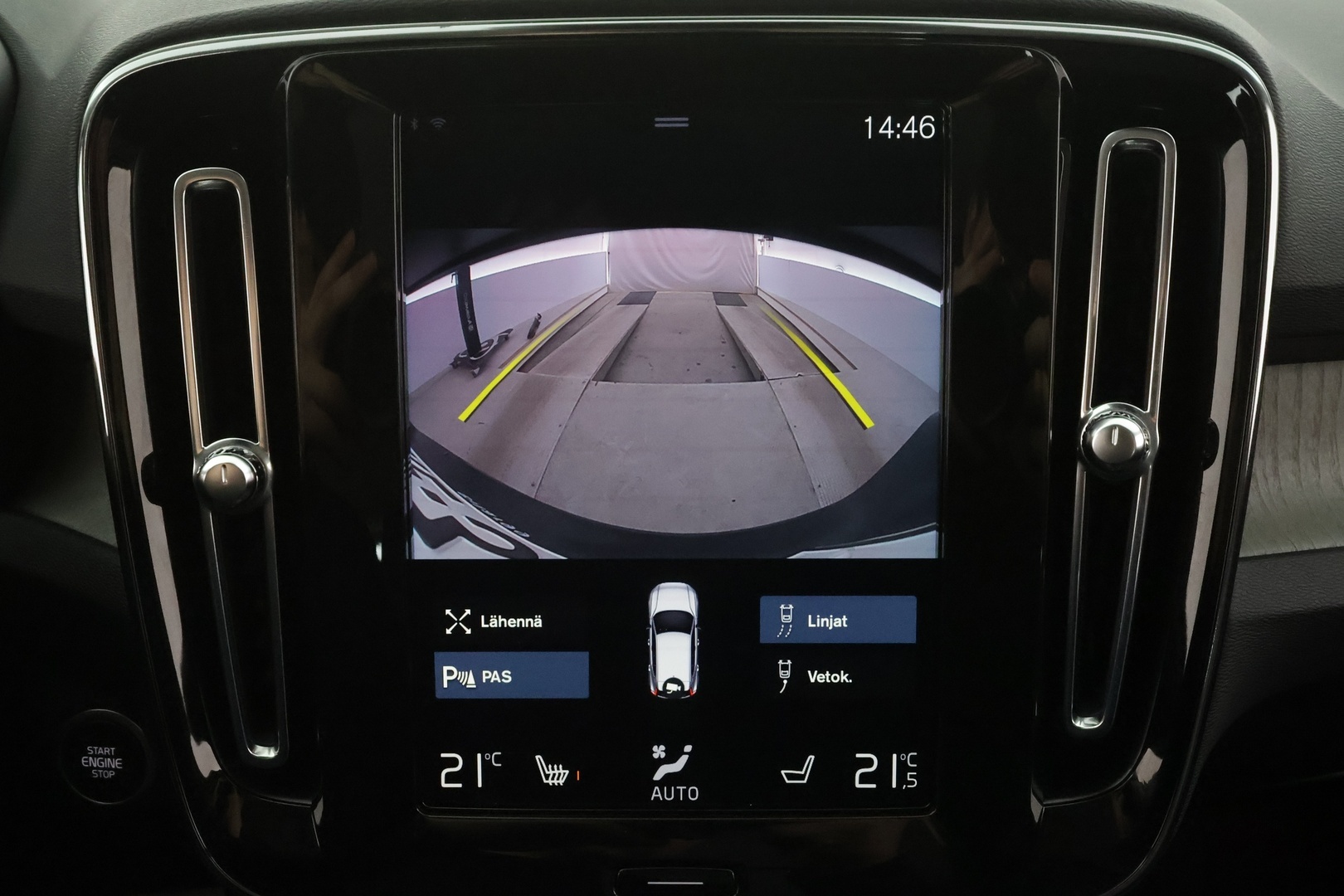 VOLVO XC40 2022