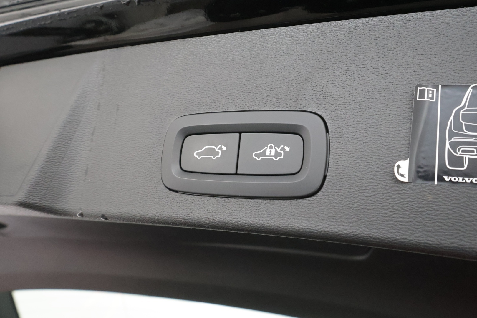VOLVO XC40 2022