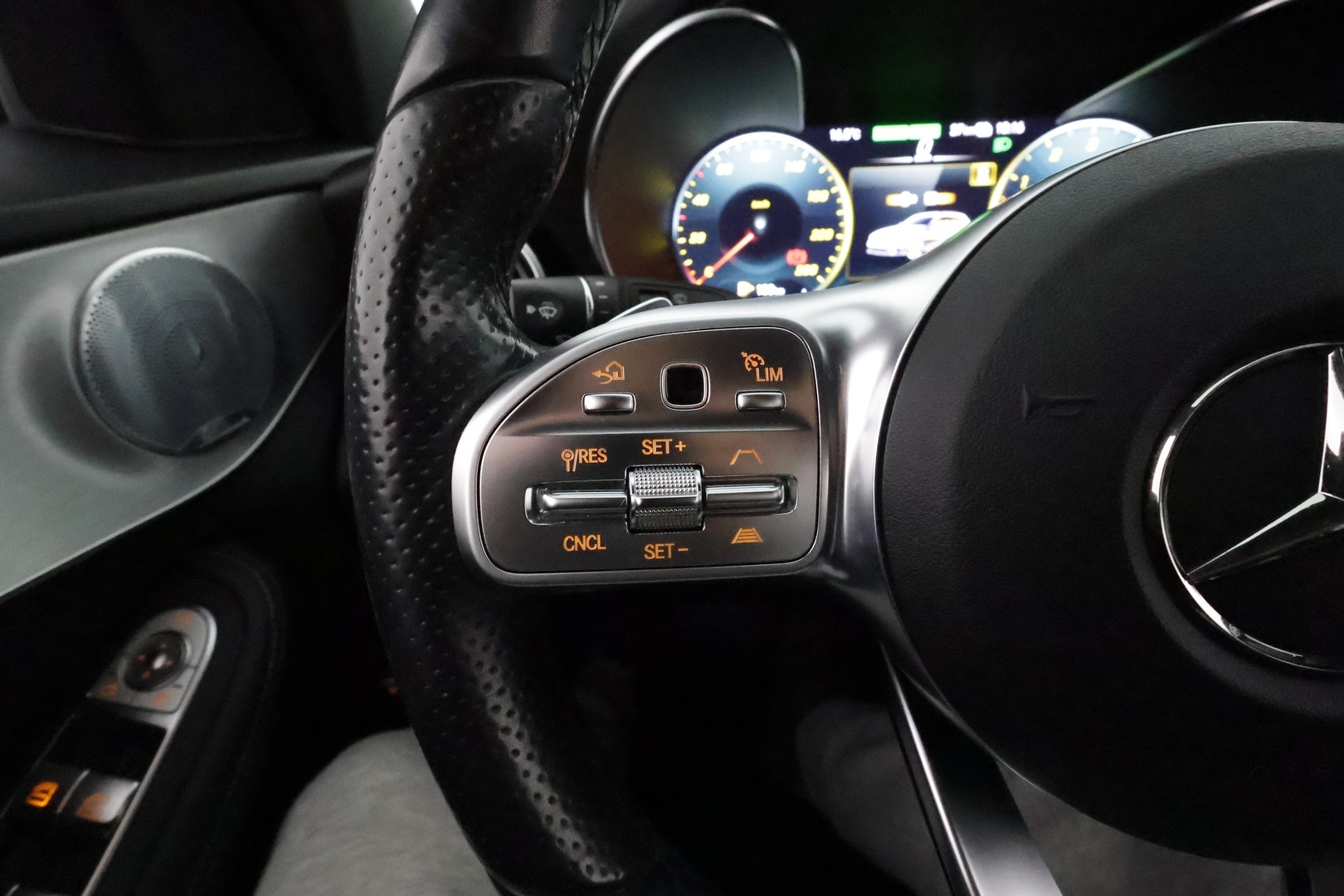 MERCEDES-BENZ C 2020