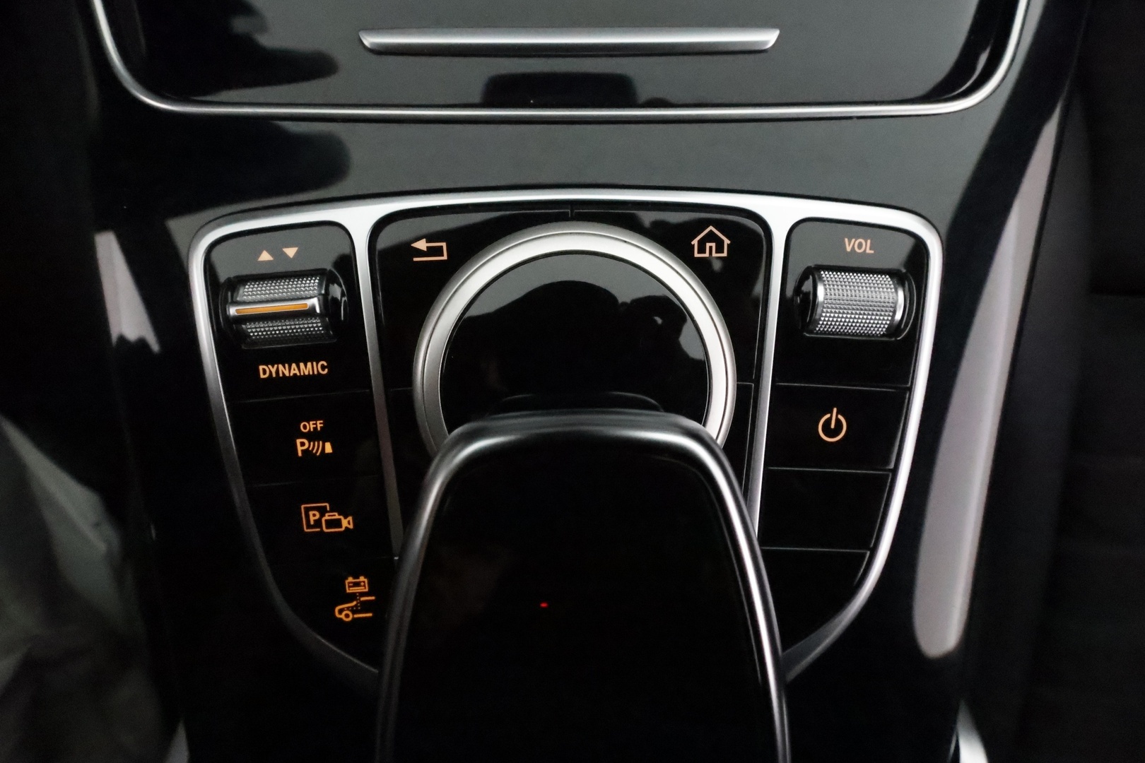 MERCEDES-BENZ C 2020