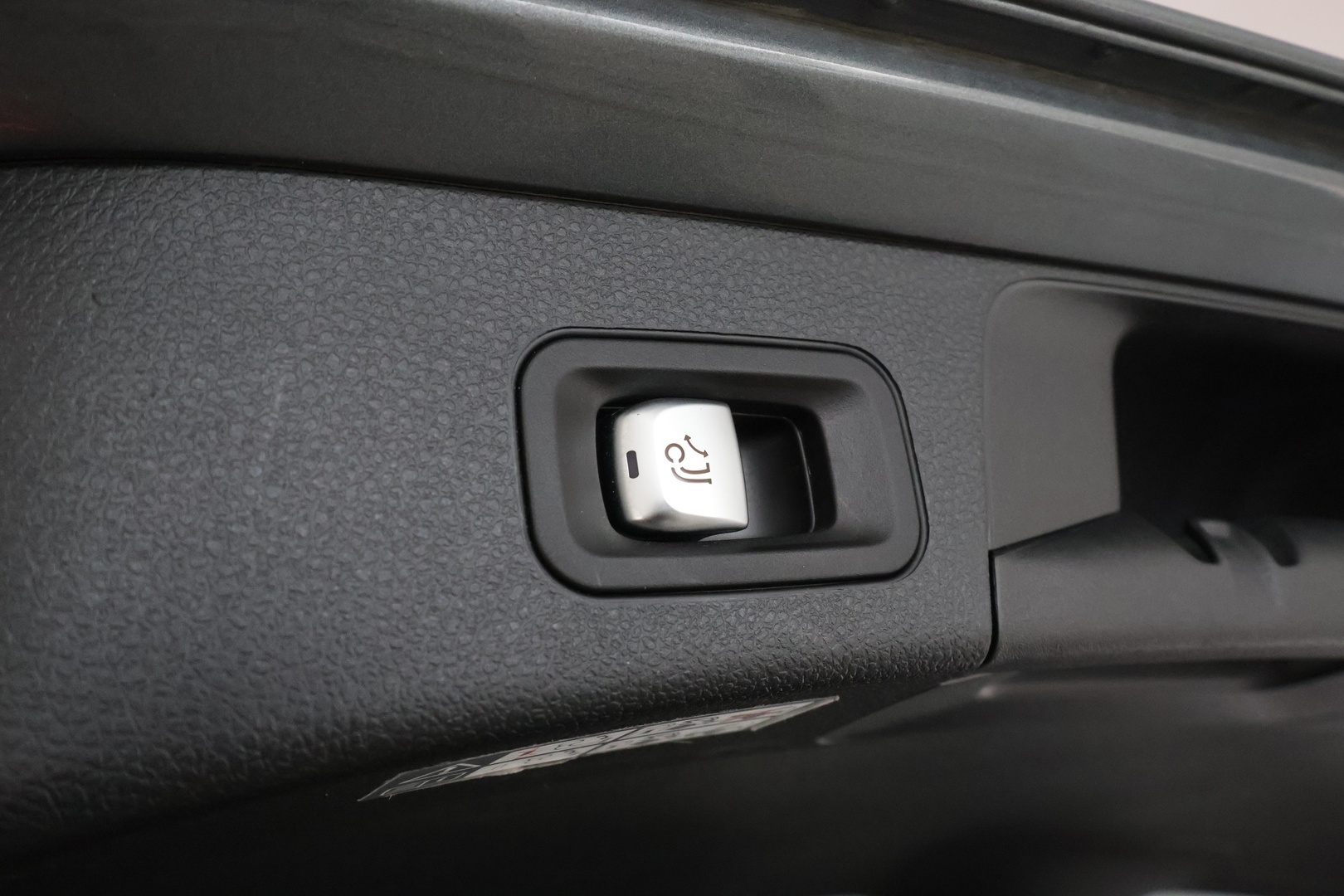 MERCEDES-BENZ C 2020