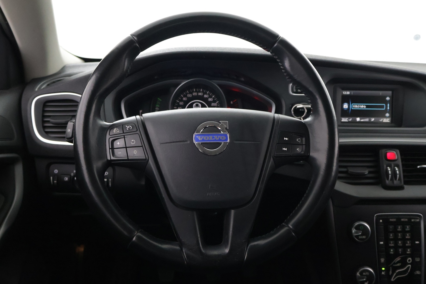 VOLVO V40 2013