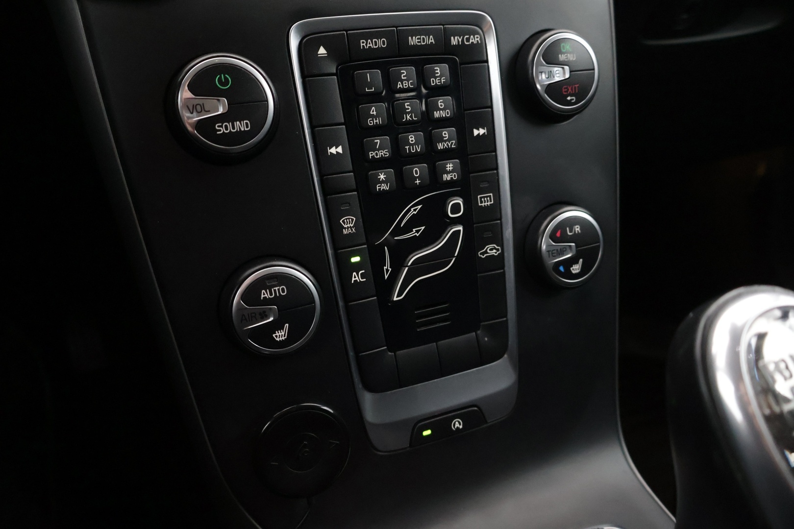 VOLVO V40 2013