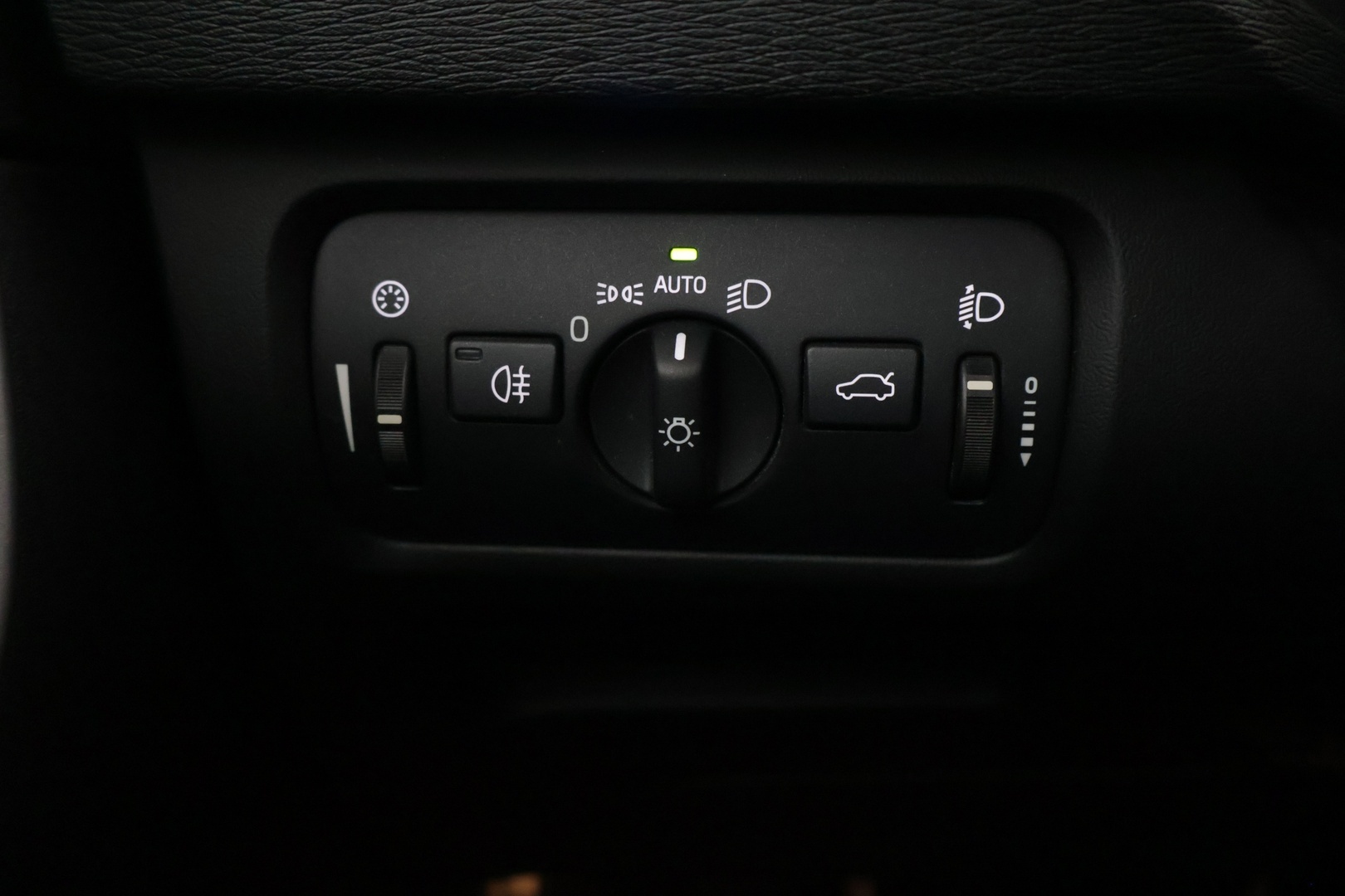 VOLVO V40 2013