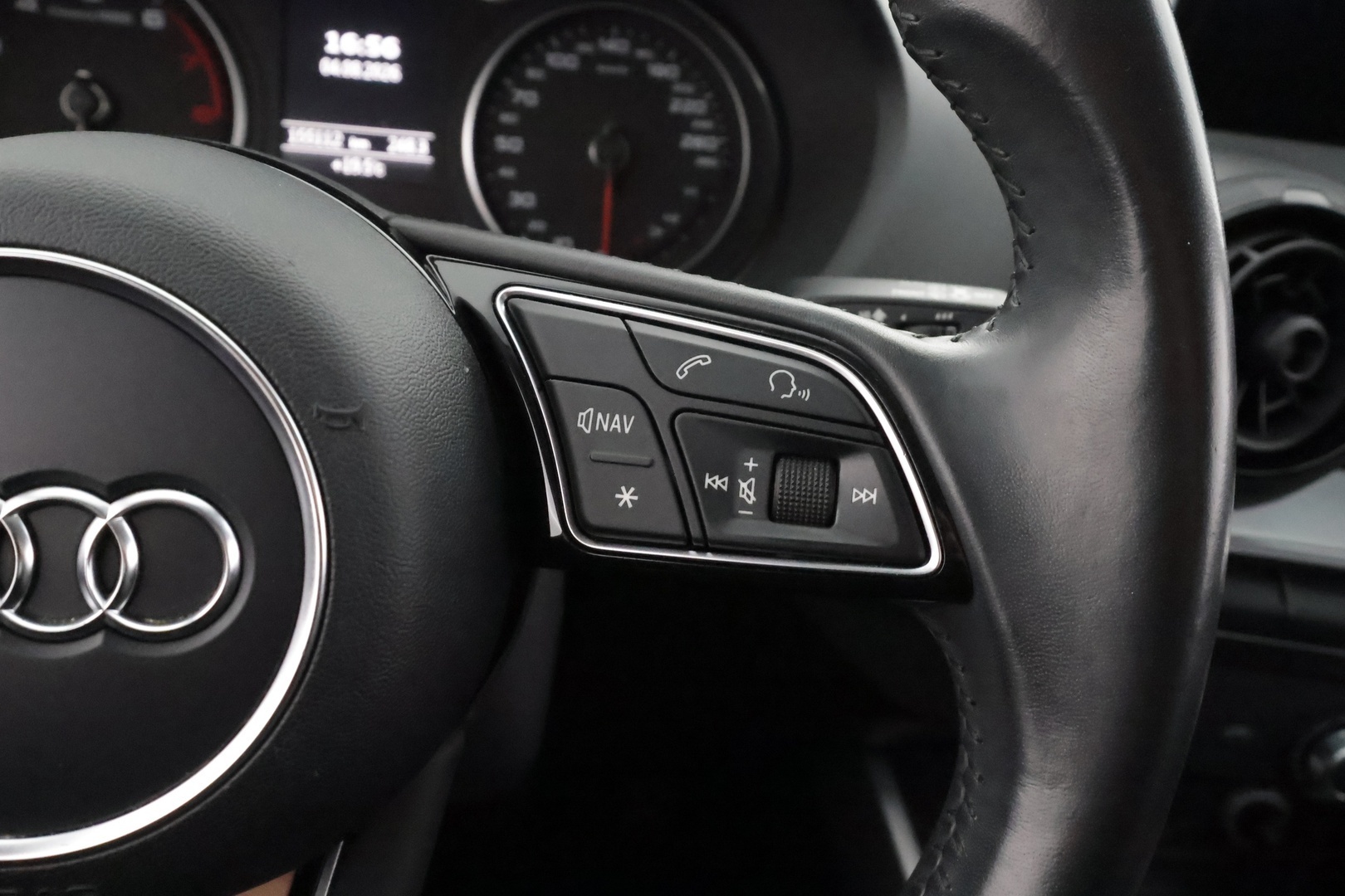 AUDI Q2 2017