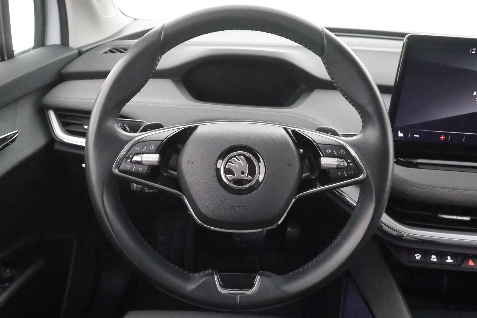 SKODA Enyaq 2023