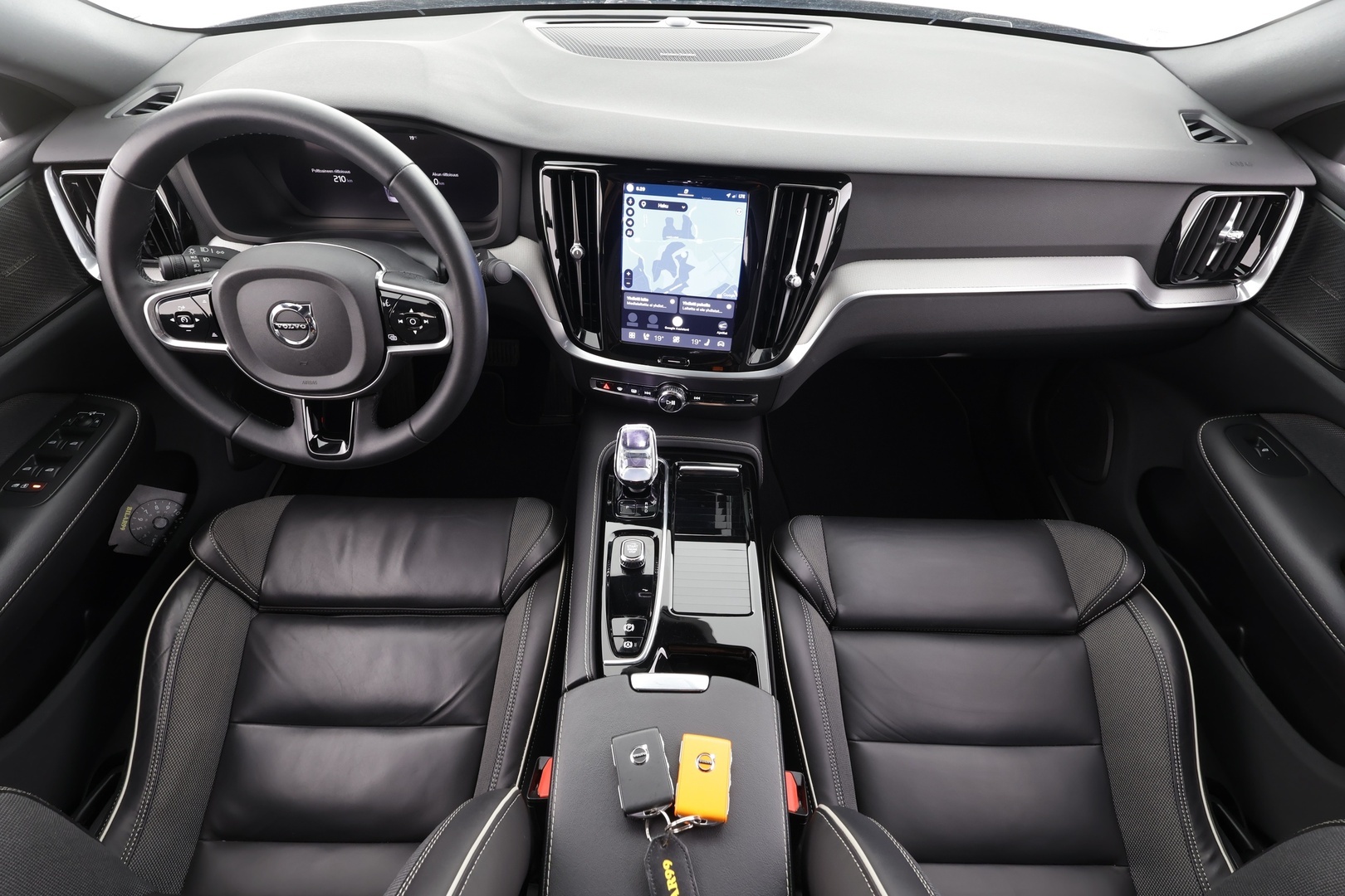VOLVO S60 2023