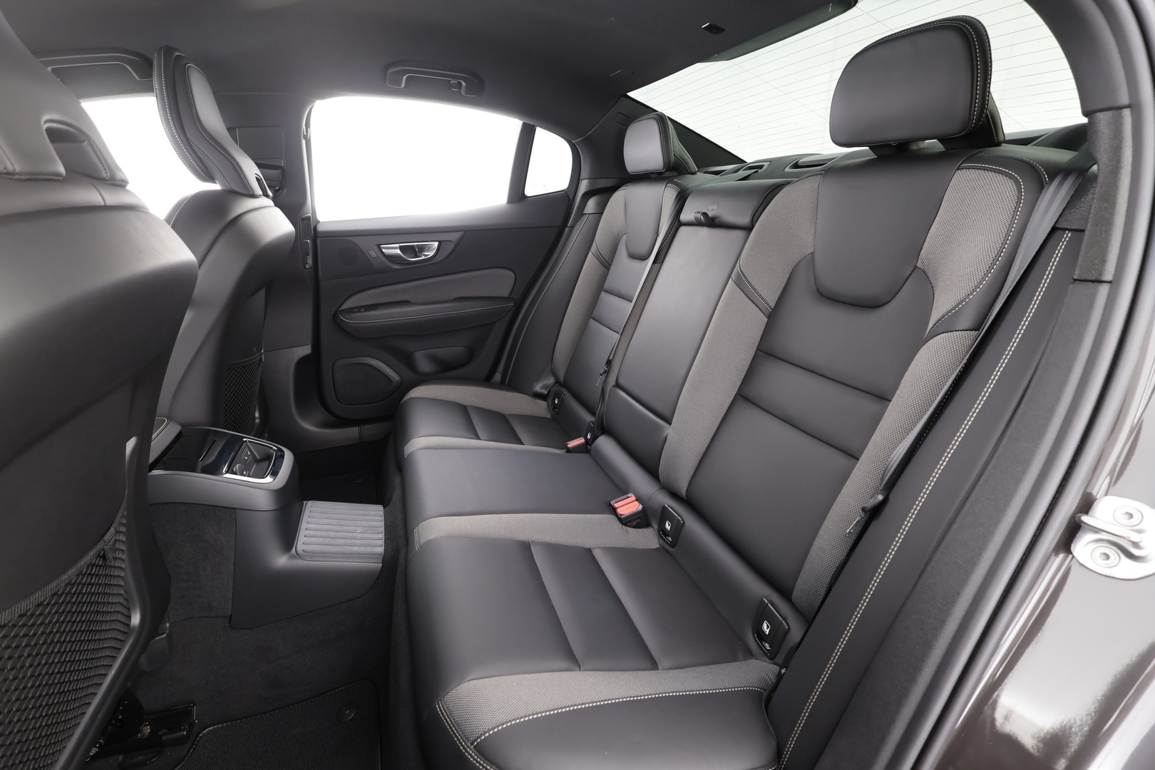 VOLVO S60 2023