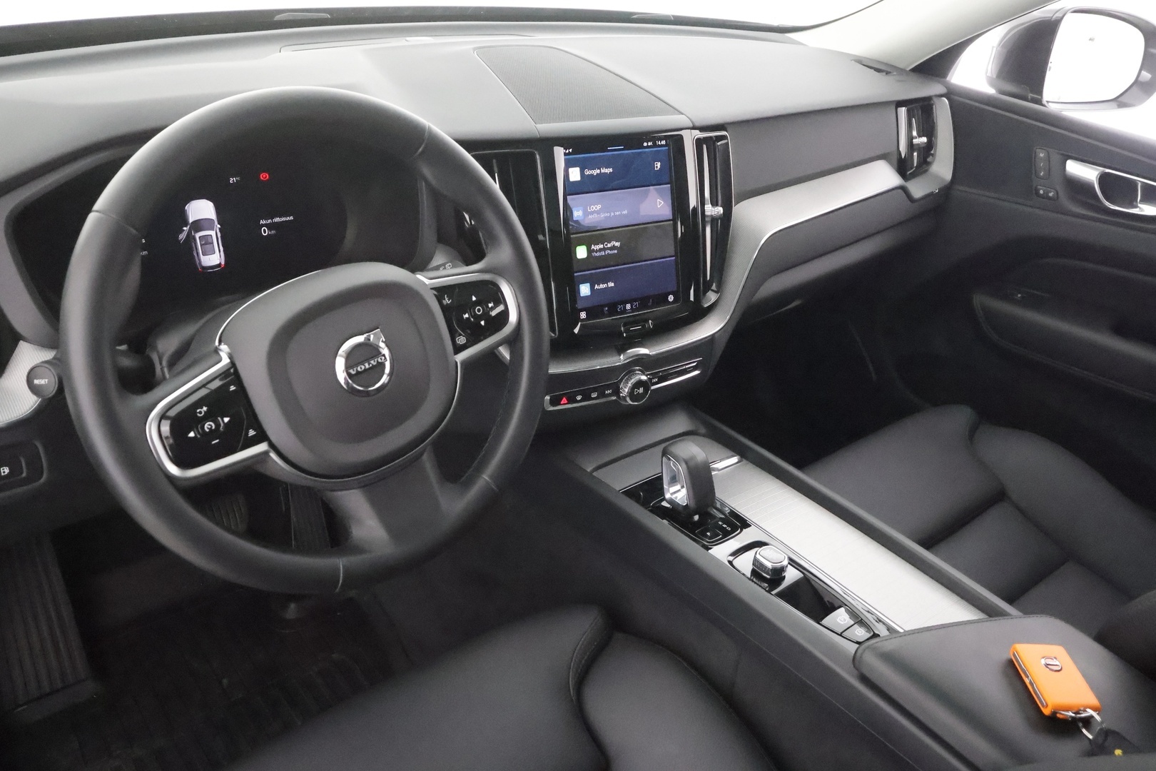 VOLVO XC60 2023