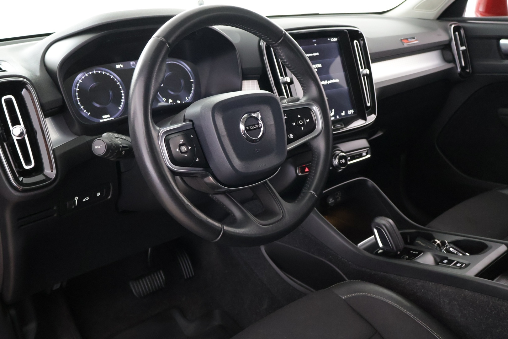 VOLVO XC40 2020