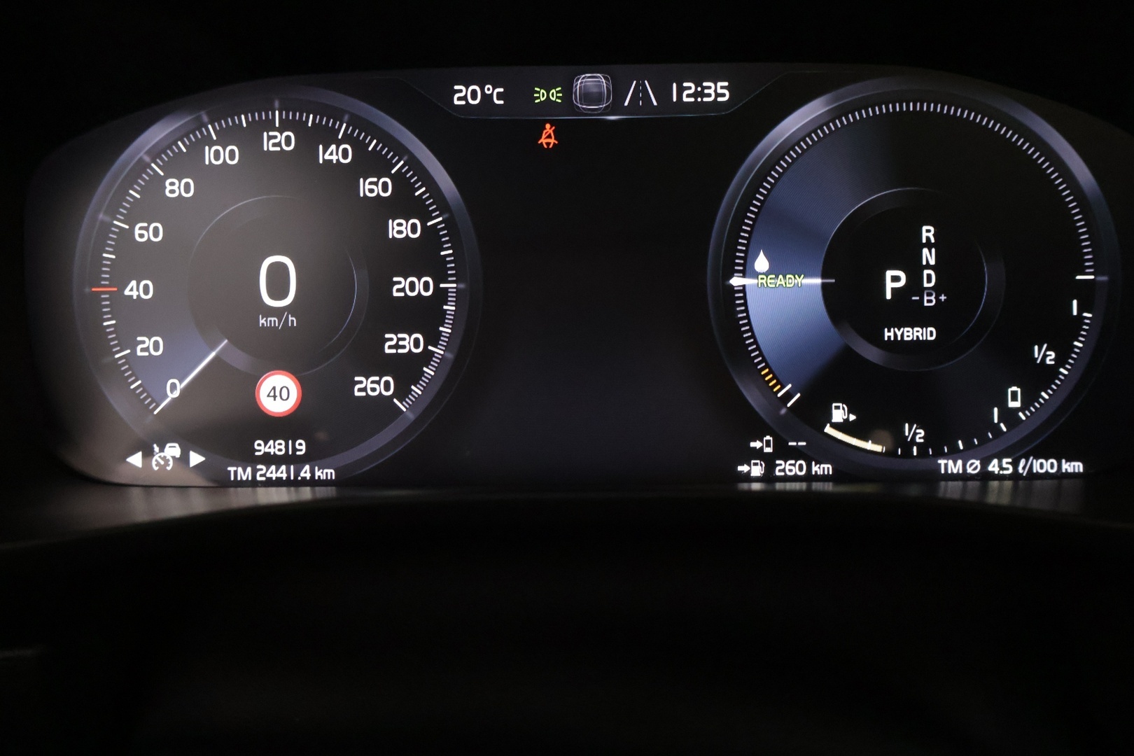 VOLVO XC40 2020
