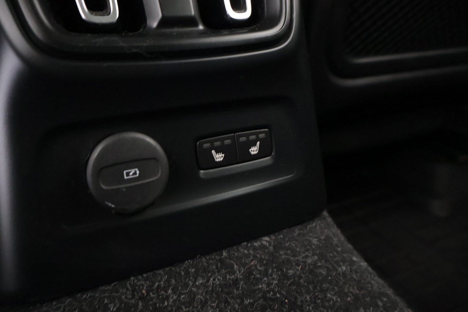 VOLVO XC40 2020