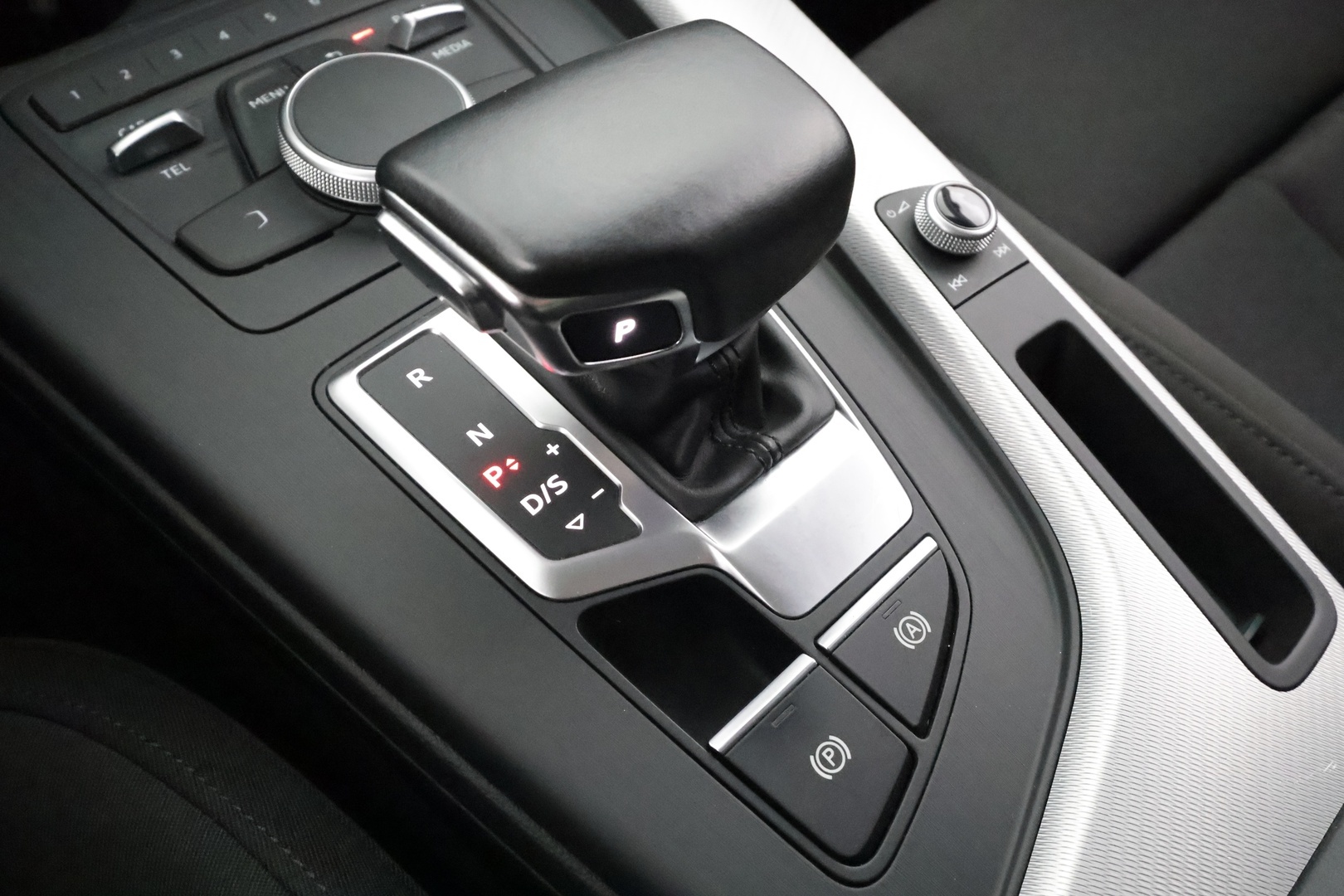 AUDI A4 2018