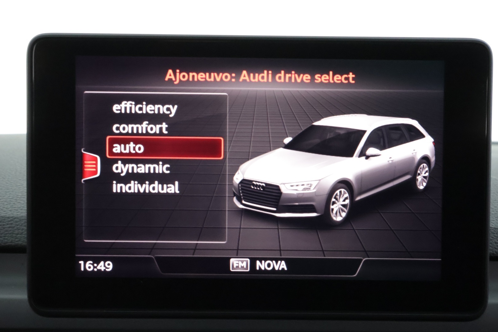 AUDI A4 2018