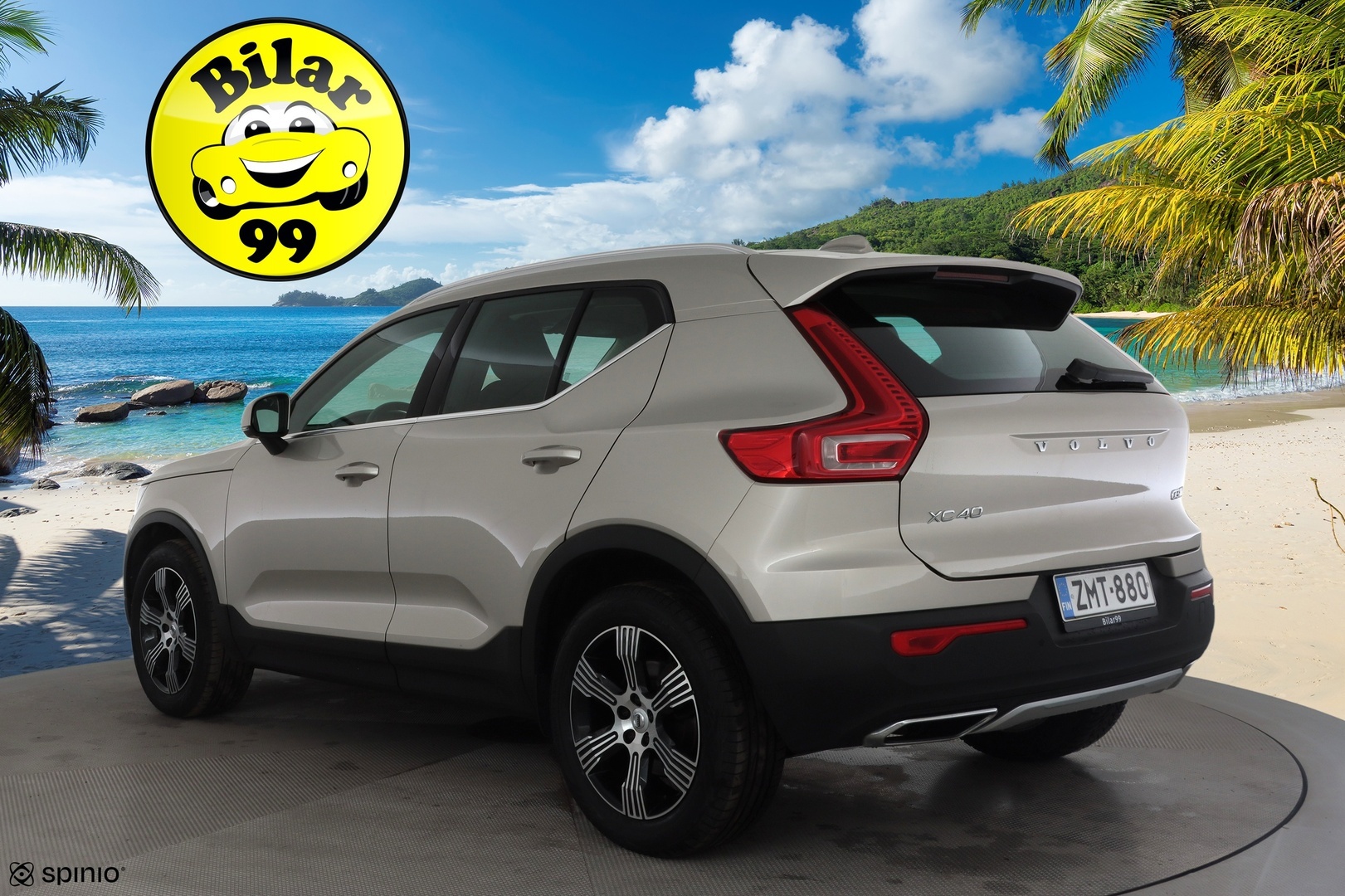 VOLVO XC40 2019