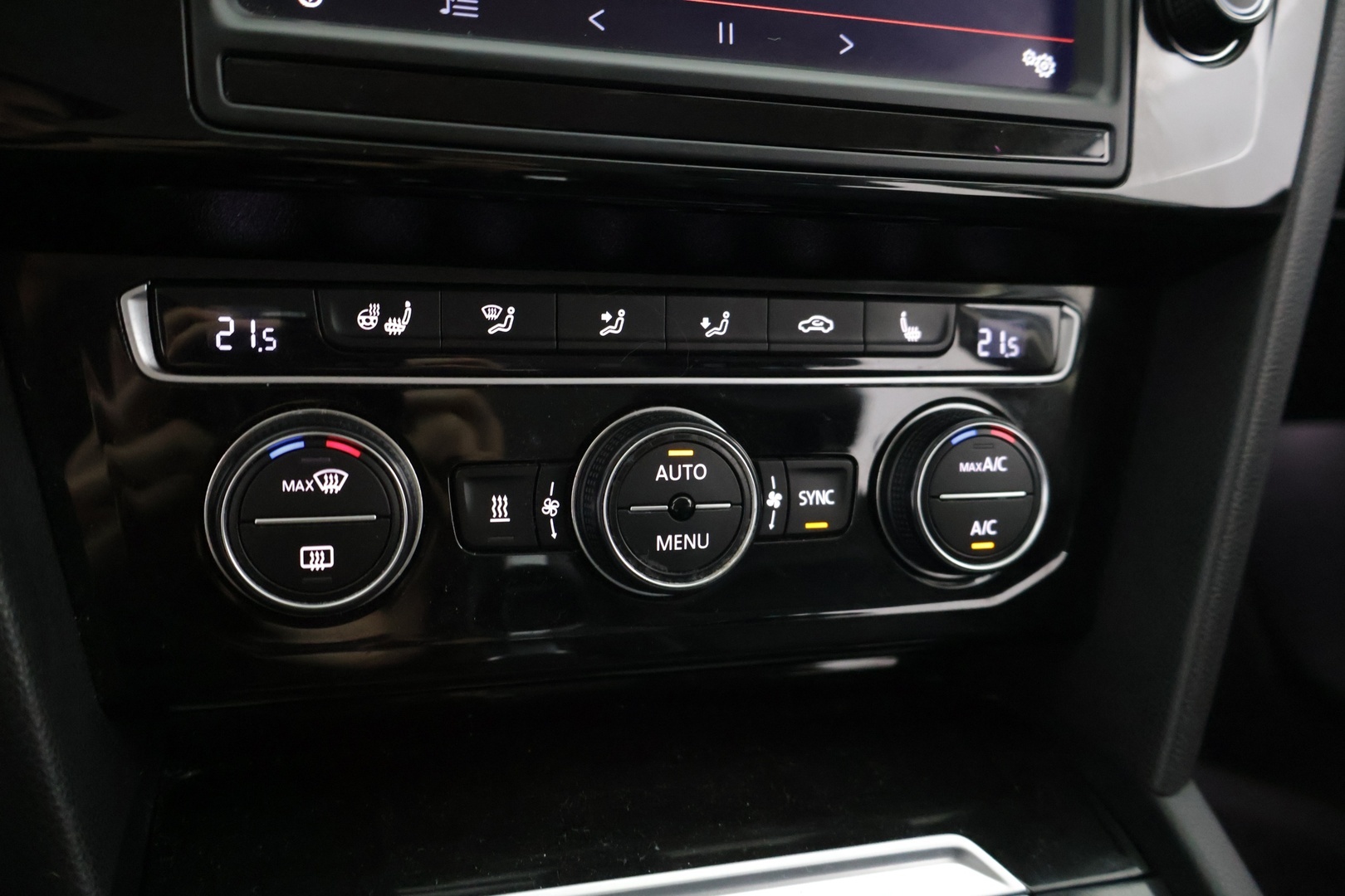 VOLKSWAGEN Passat 2016