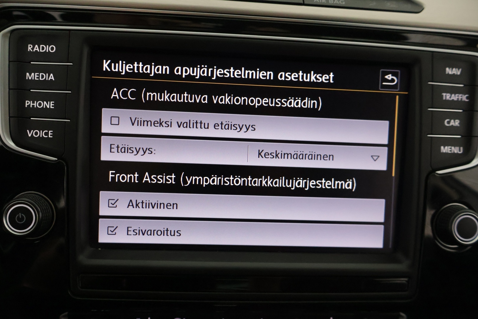 VOLKSWAGEN Passat 2016