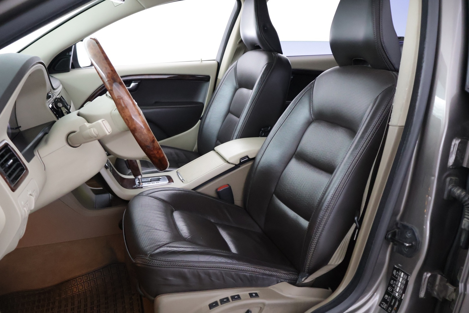 VOLVO XC70 2009