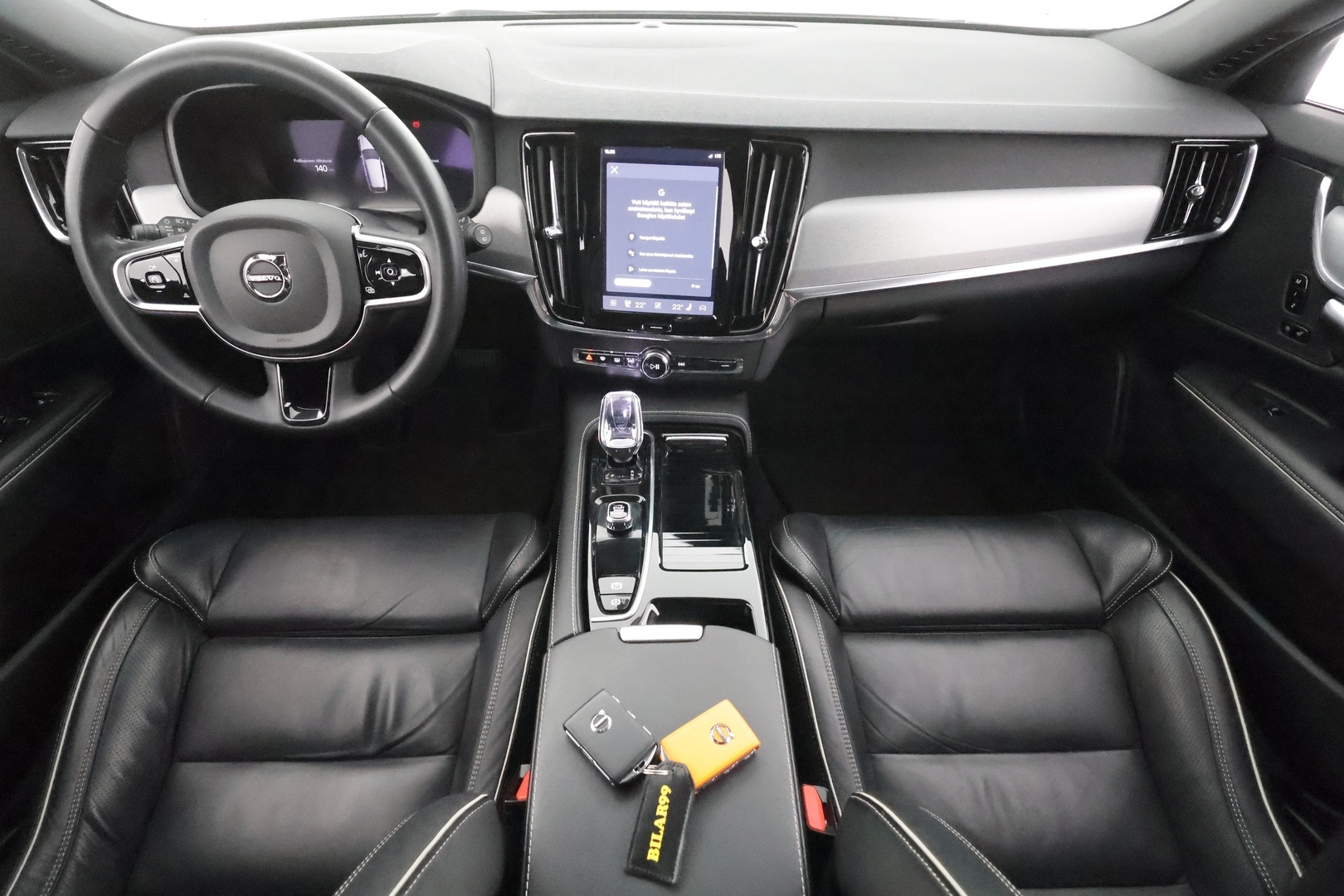 VOLVO V90 2023