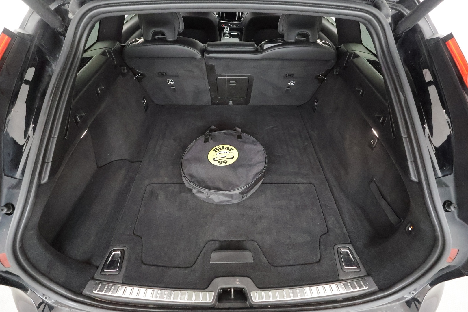 VOLVO V90 2023