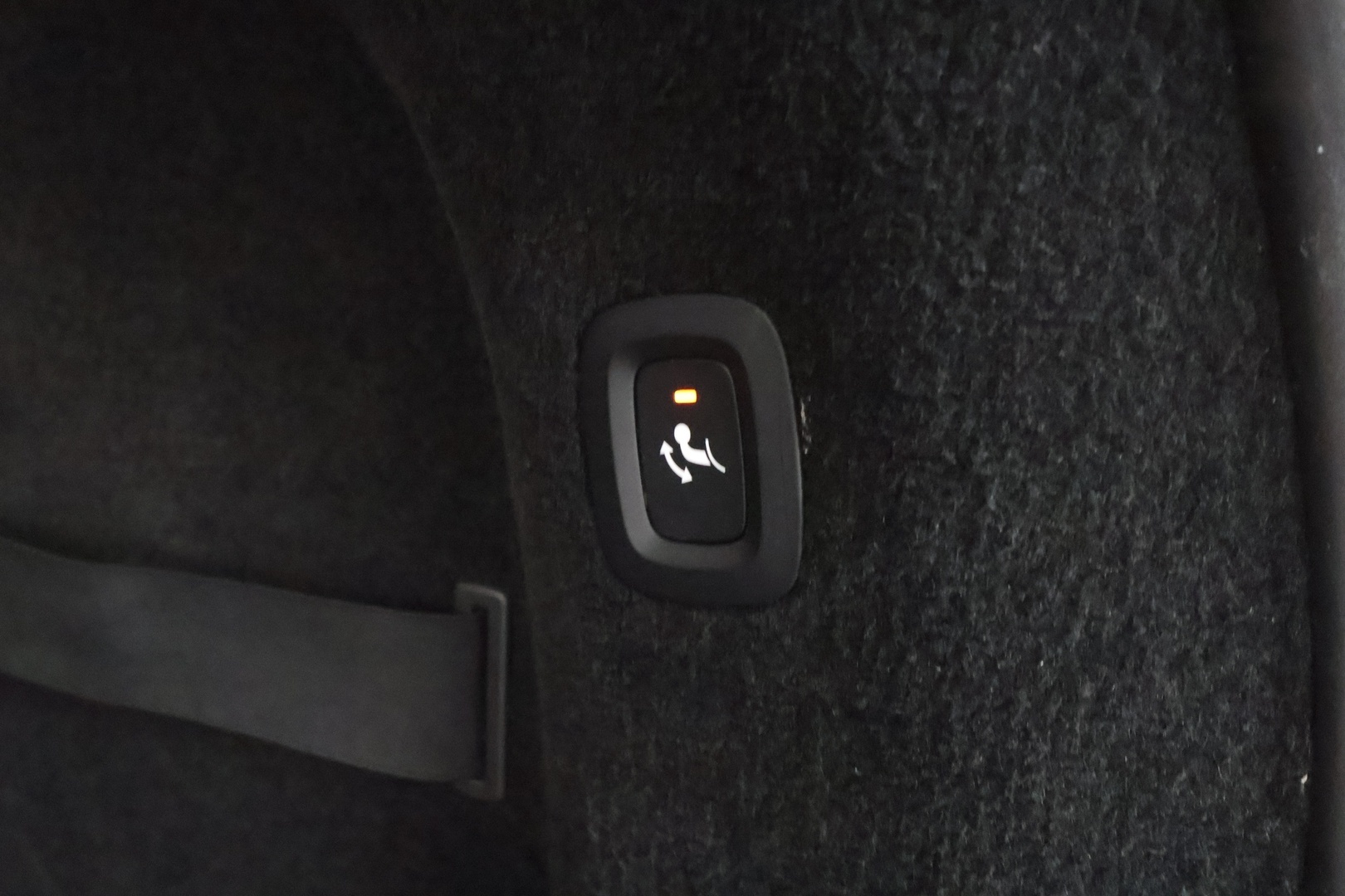 VOLVO V90 2023