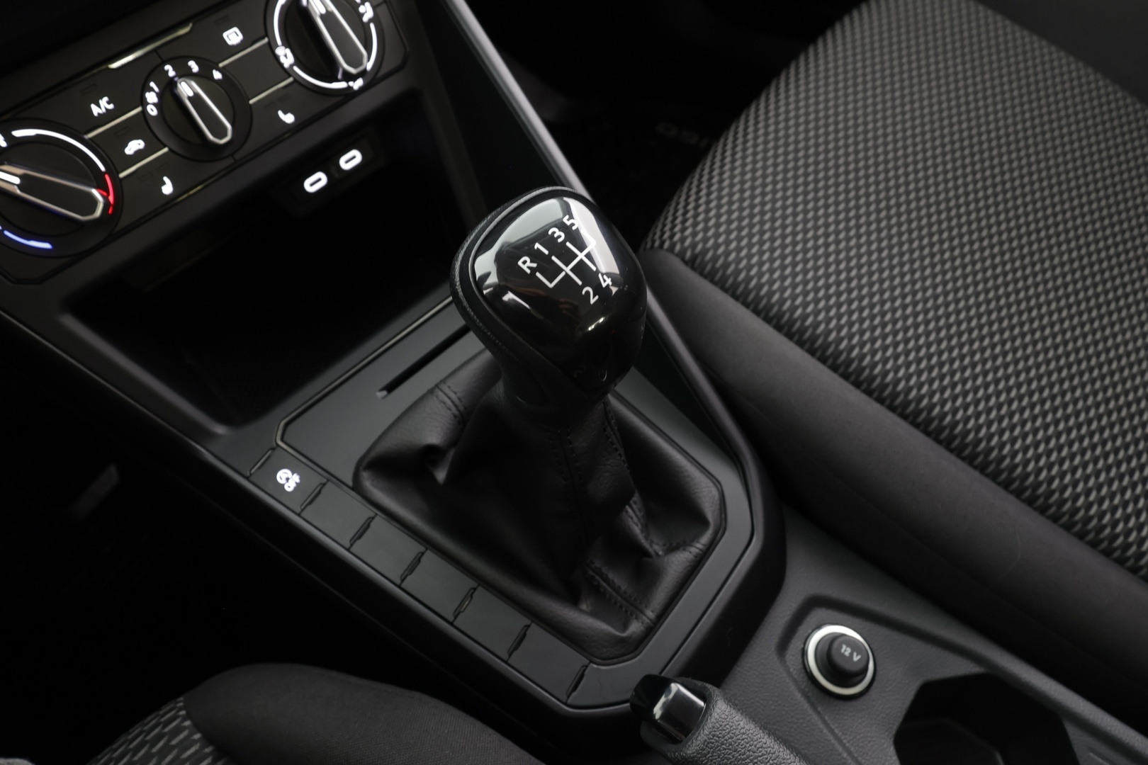 VOLKSWAGEN Taigo 2025