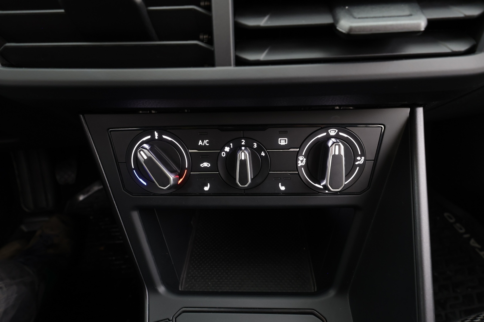 VOLKSWAGEN Taigo 2025