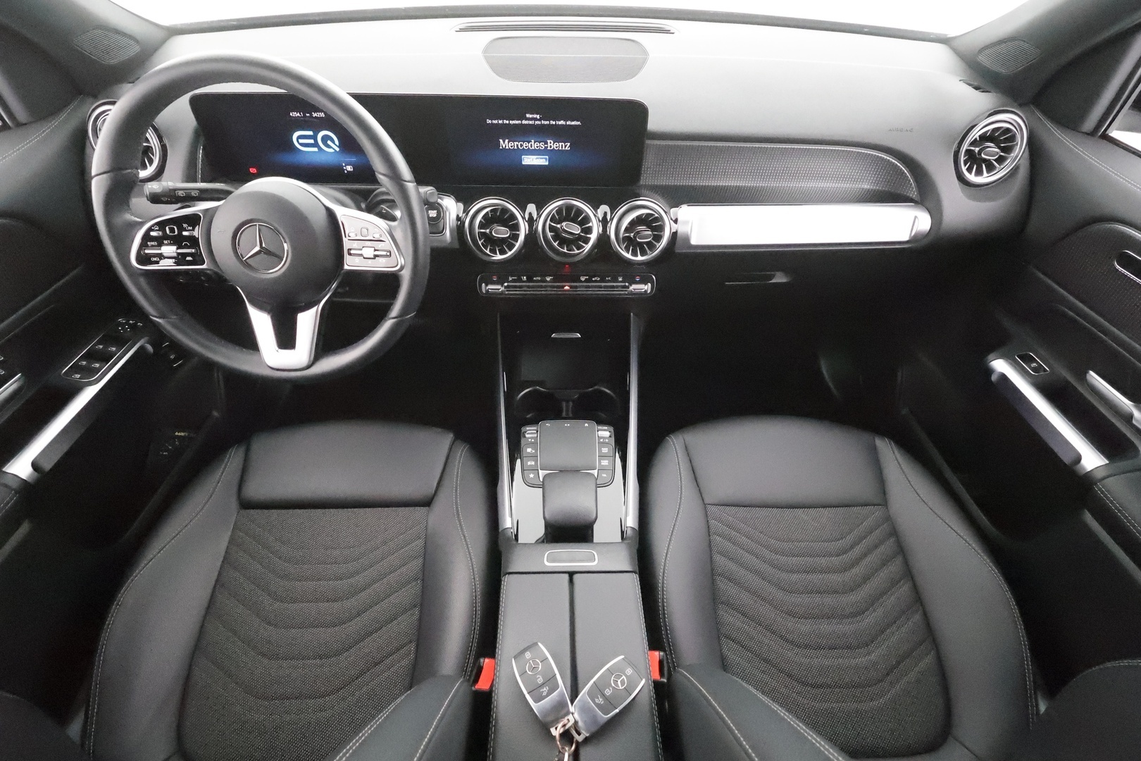 MERCEDES-BENZ EQB 2023