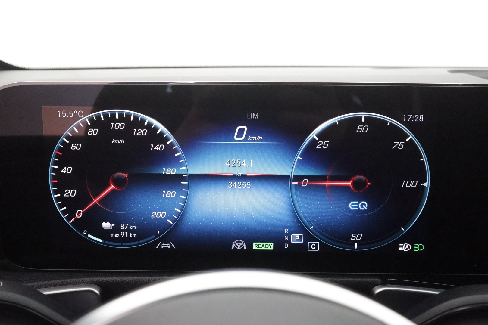 MERCEDES-BENZ EQB 2023