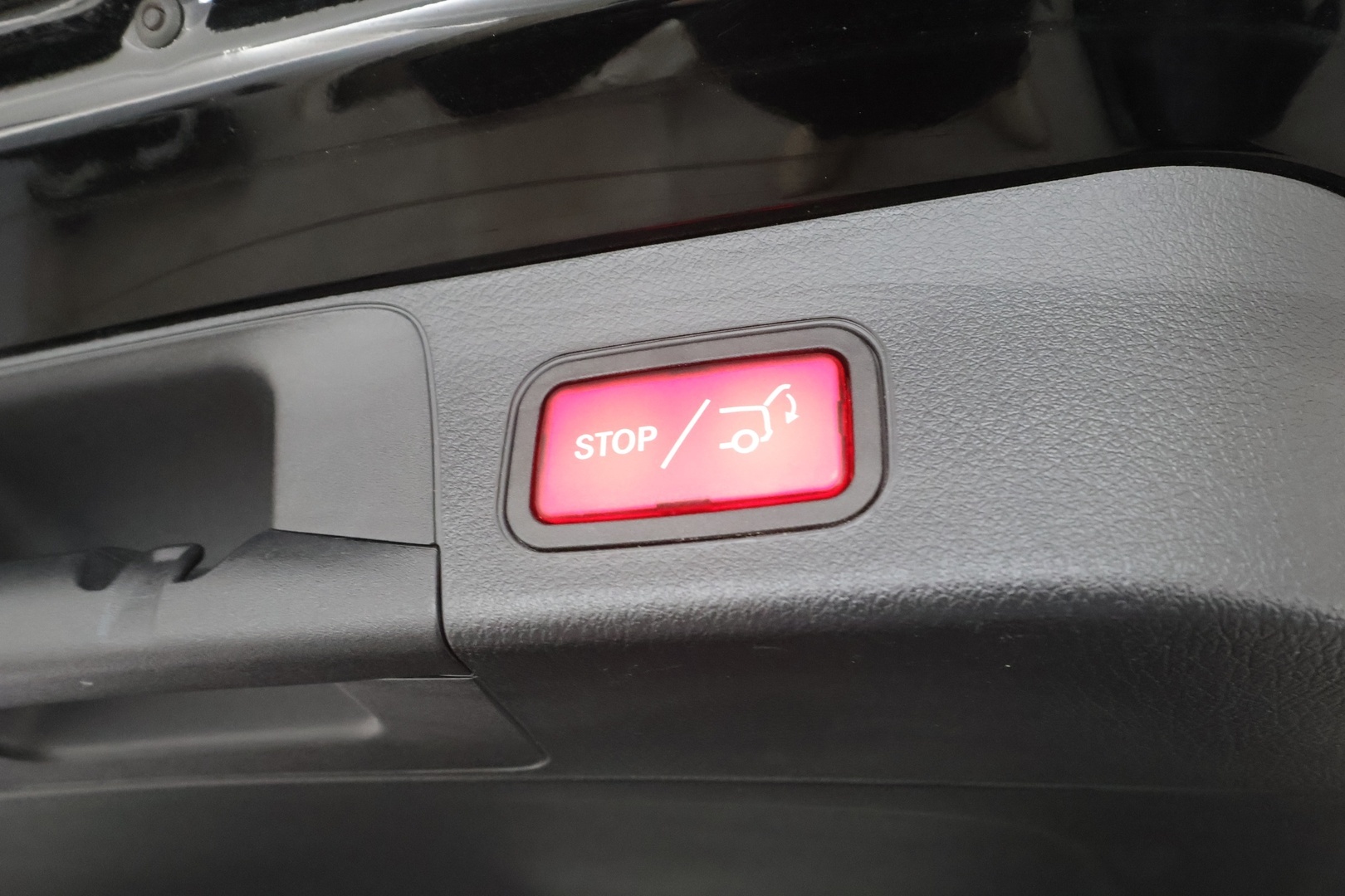 MERCEDES-BENZ EQB 2023