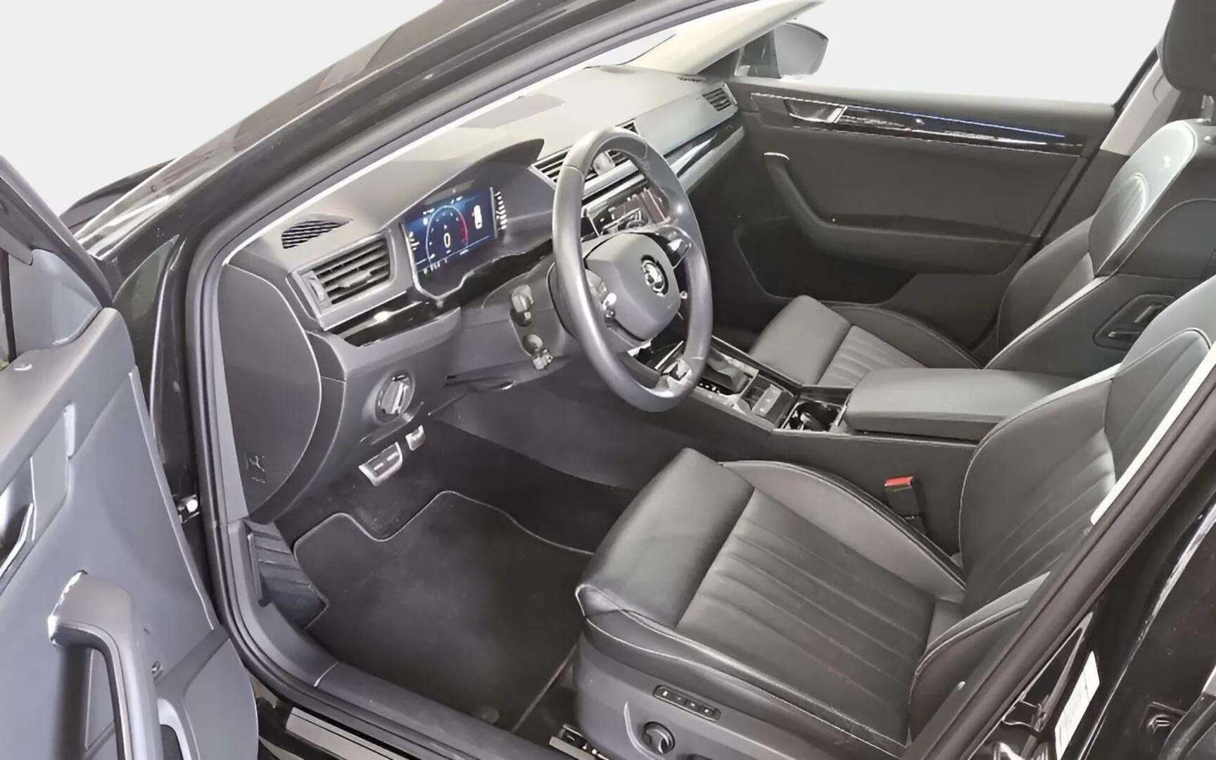 SKODA SUPERB 2023