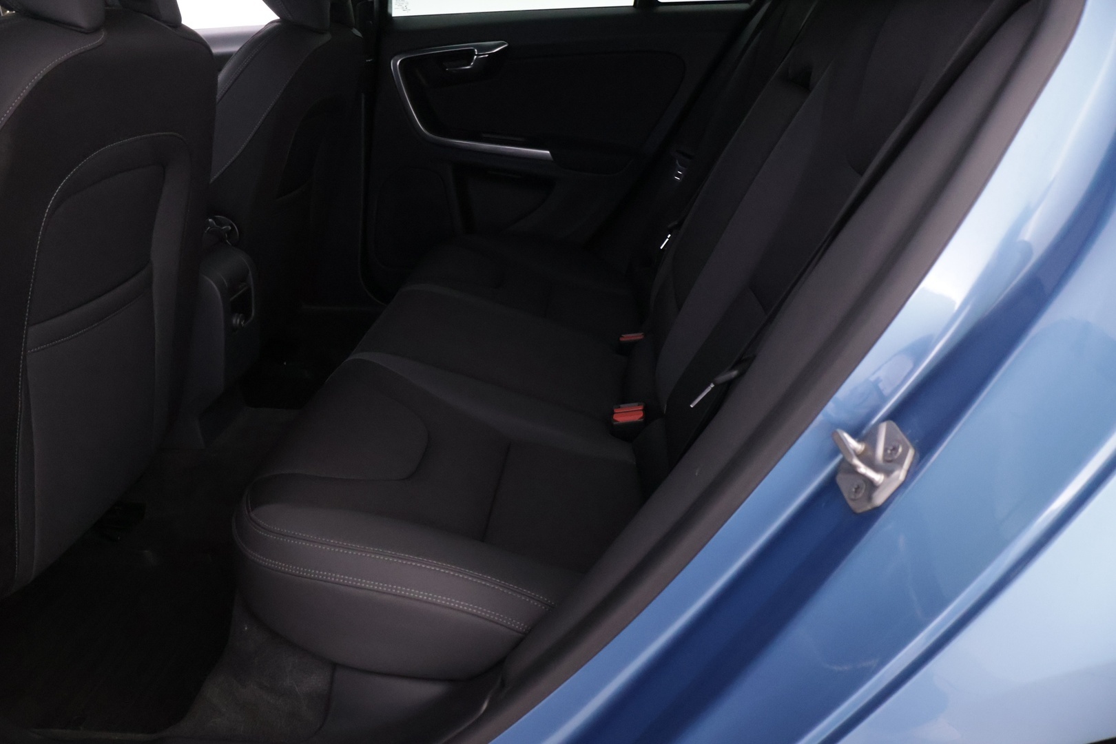 VOLVO V60 2015
