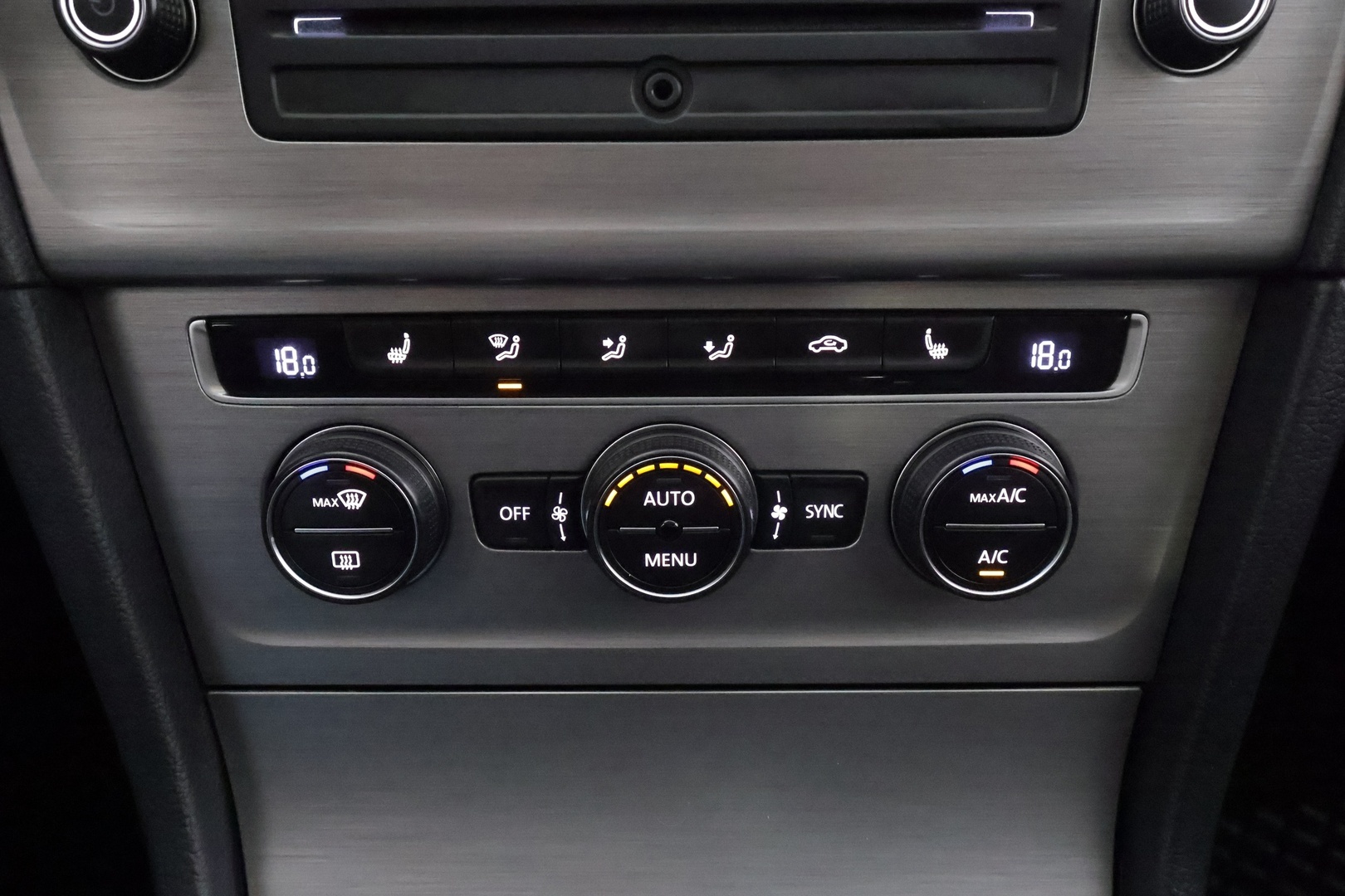 VOLKSWAGEN Golf 2015