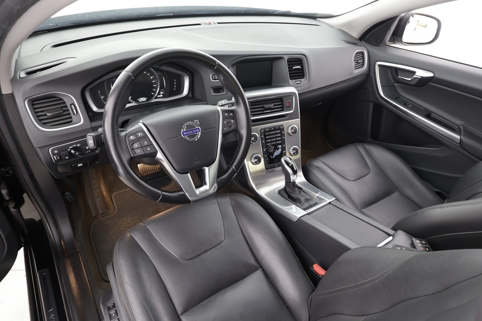 VOLVO V60 2017