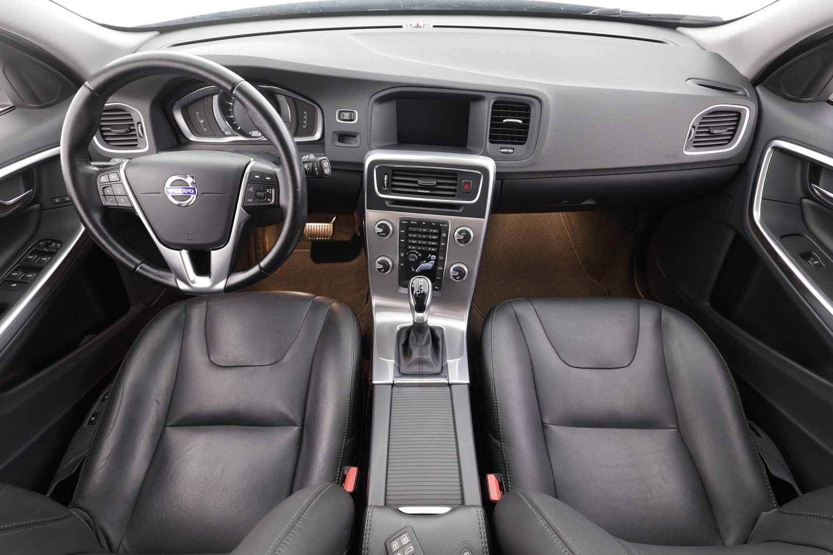 VOLVO V60 2017