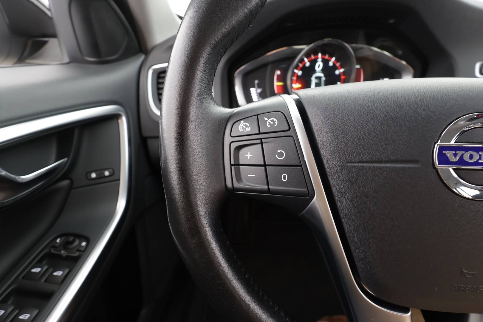 VOLVO V60 2017