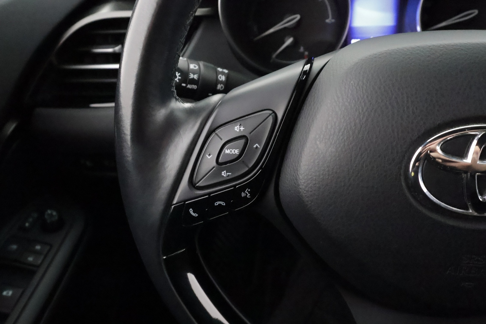TOYOTA C-HR 2019