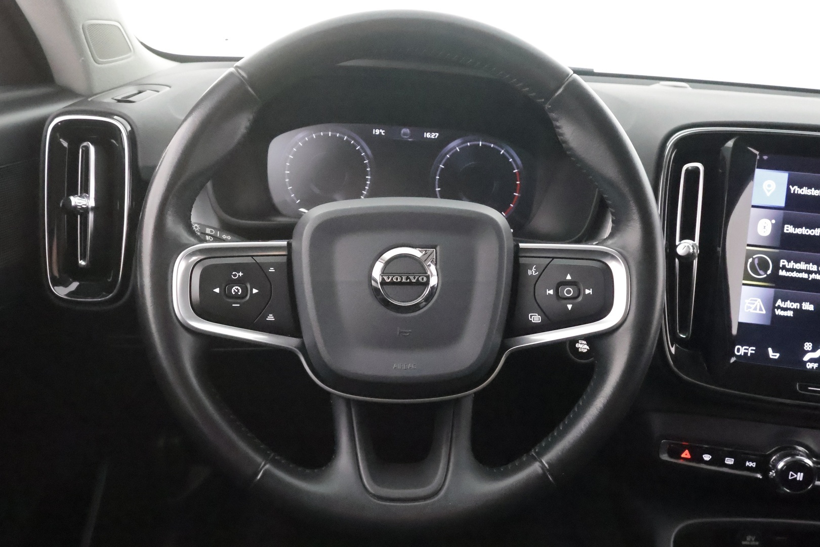 VOLVO XC40 2020