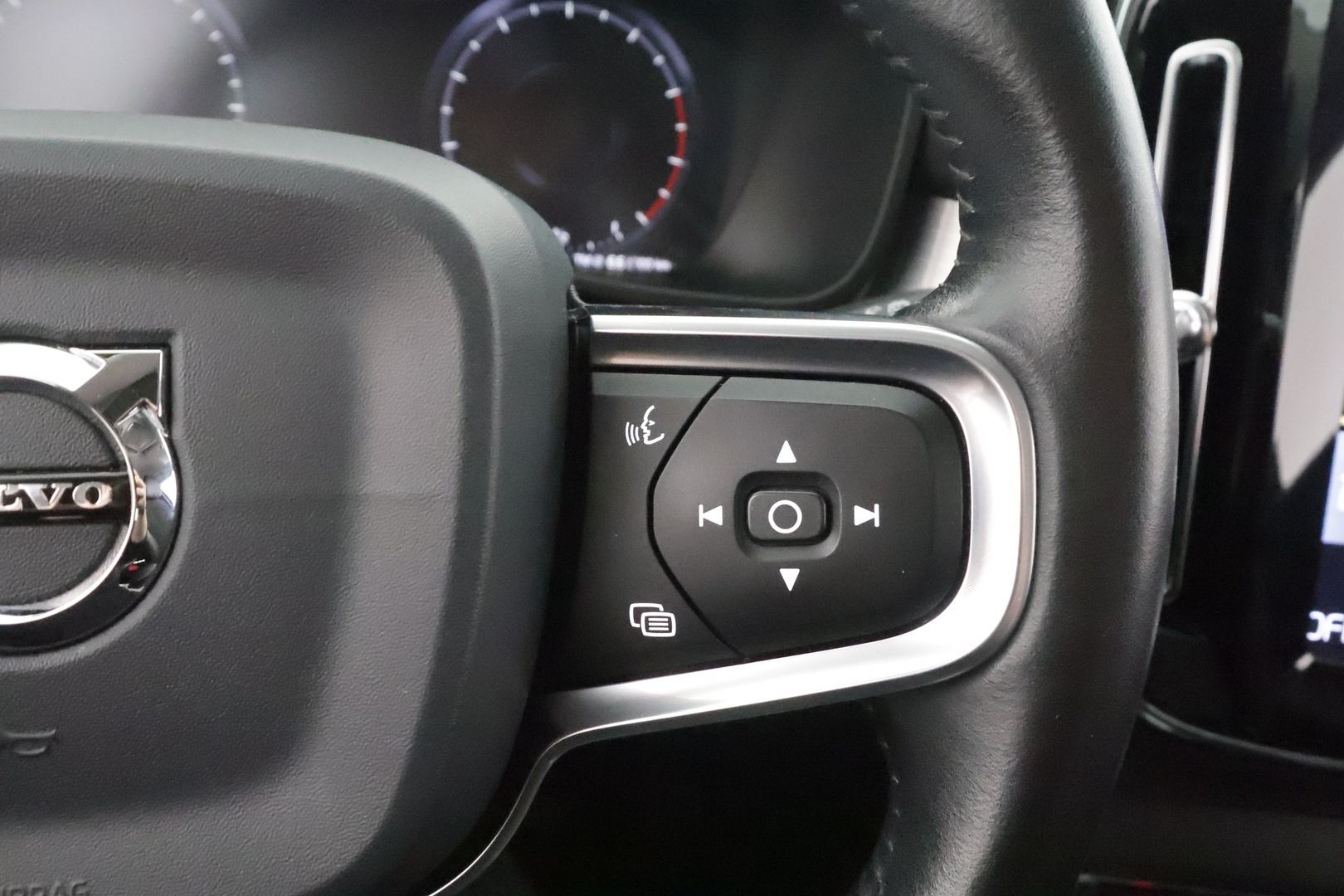 VOLVO XC40 2020