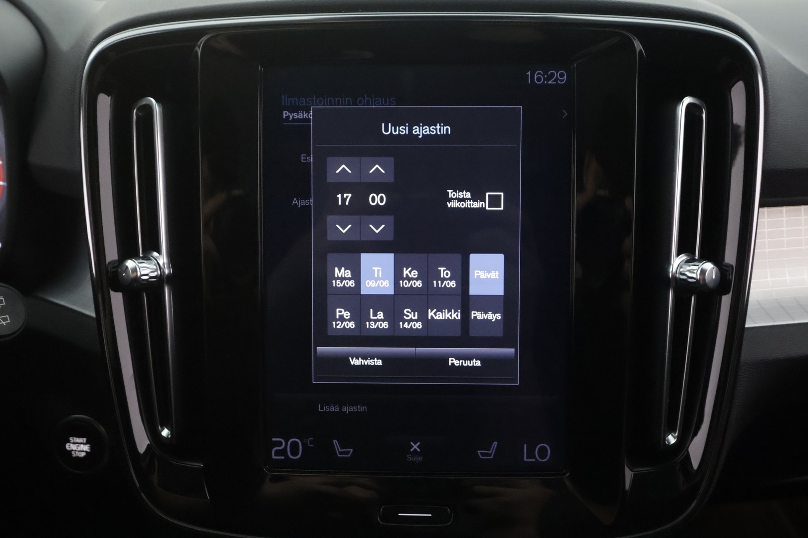 VOLVO XC40 2020