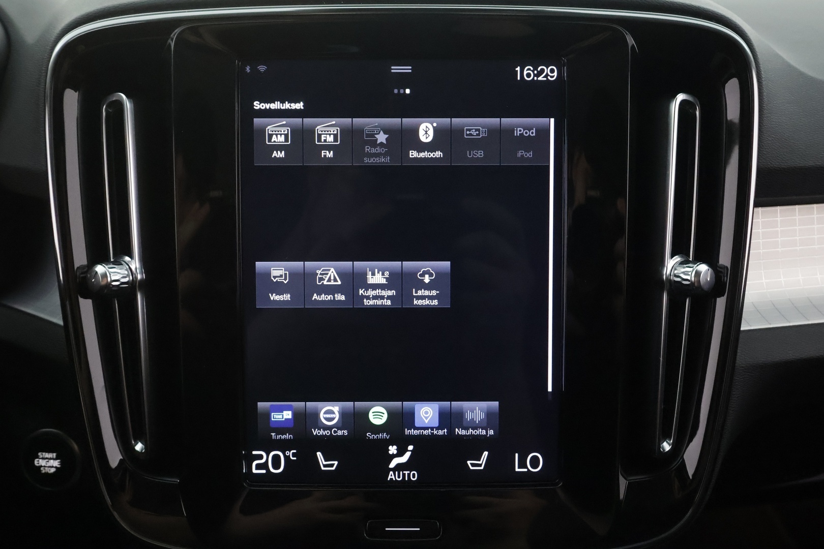 VOLVO XC40 2020