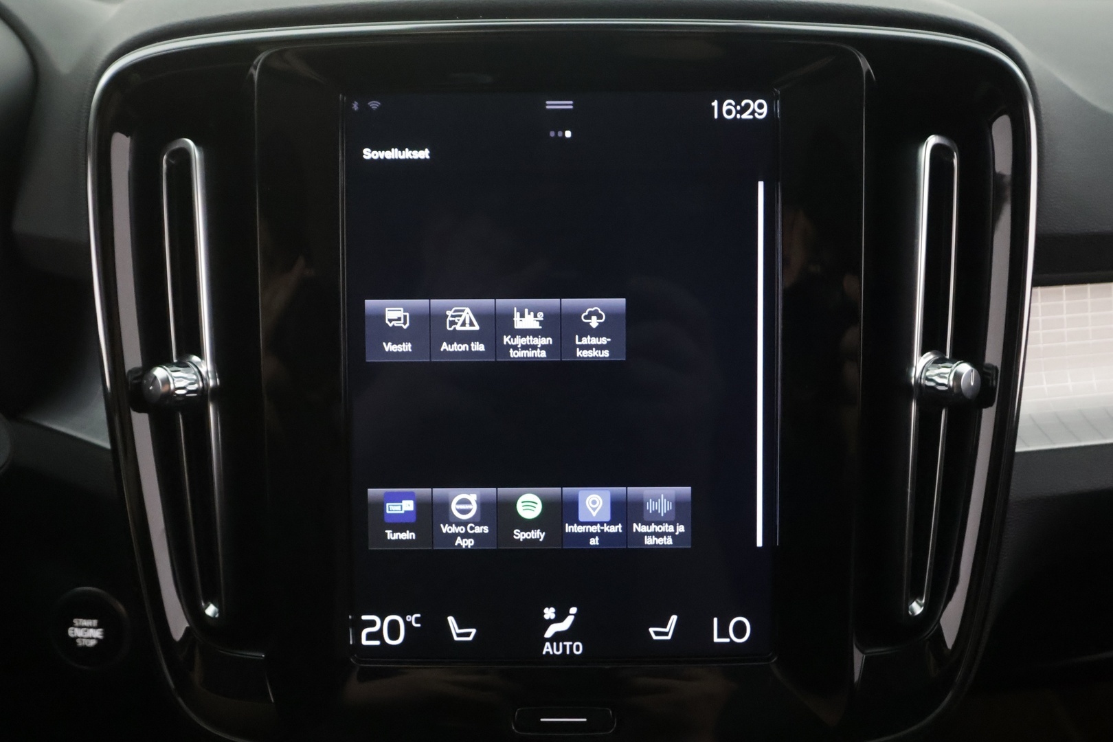 VOLVO XC40 2020