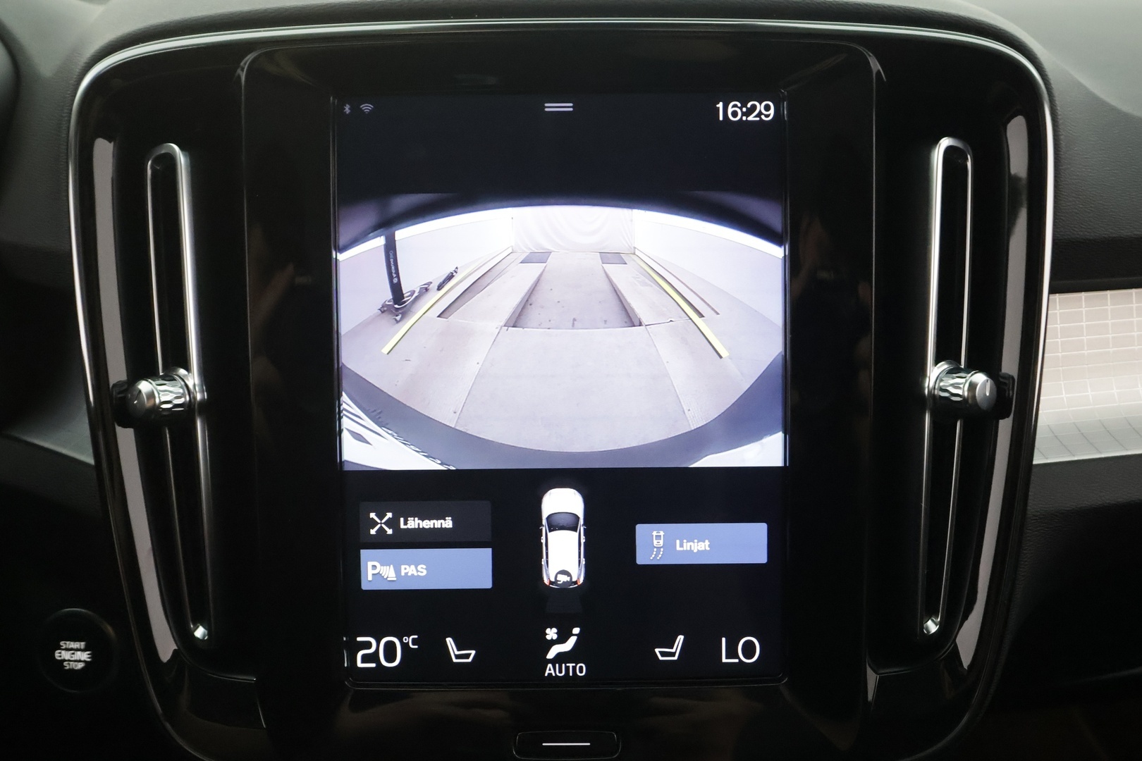 VOLVO XC40 2020