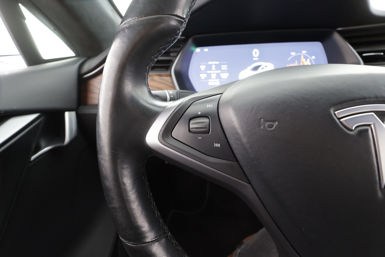 TESLA Model S 2019