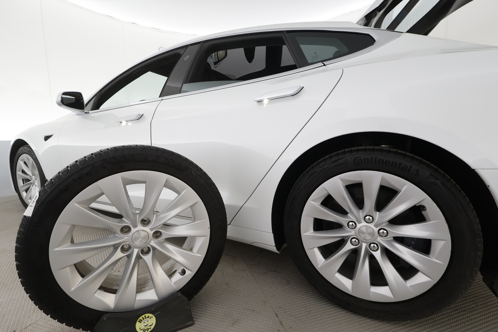 TESLA Model S 2019