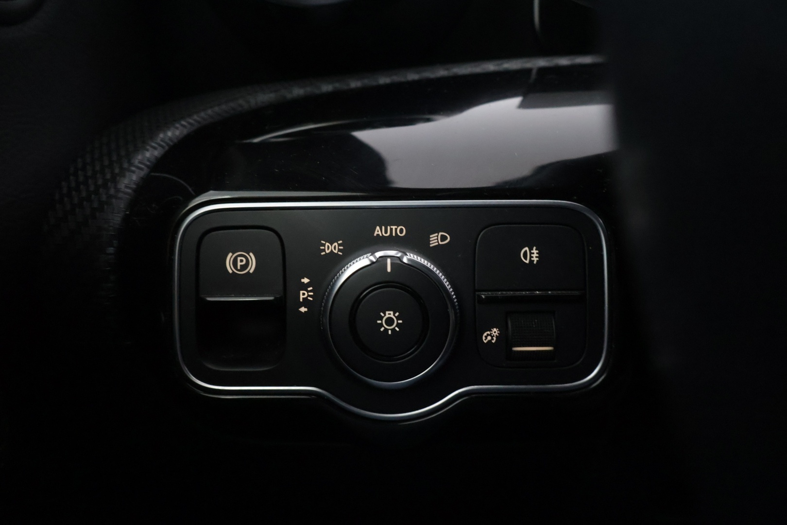 MERCEDES-BENZ A 2019